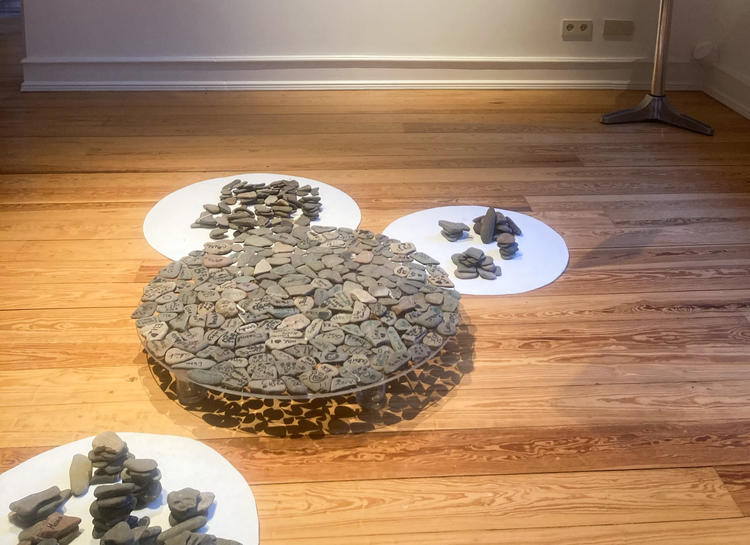 Monster_gelbes-Palais_3-scaled.webp